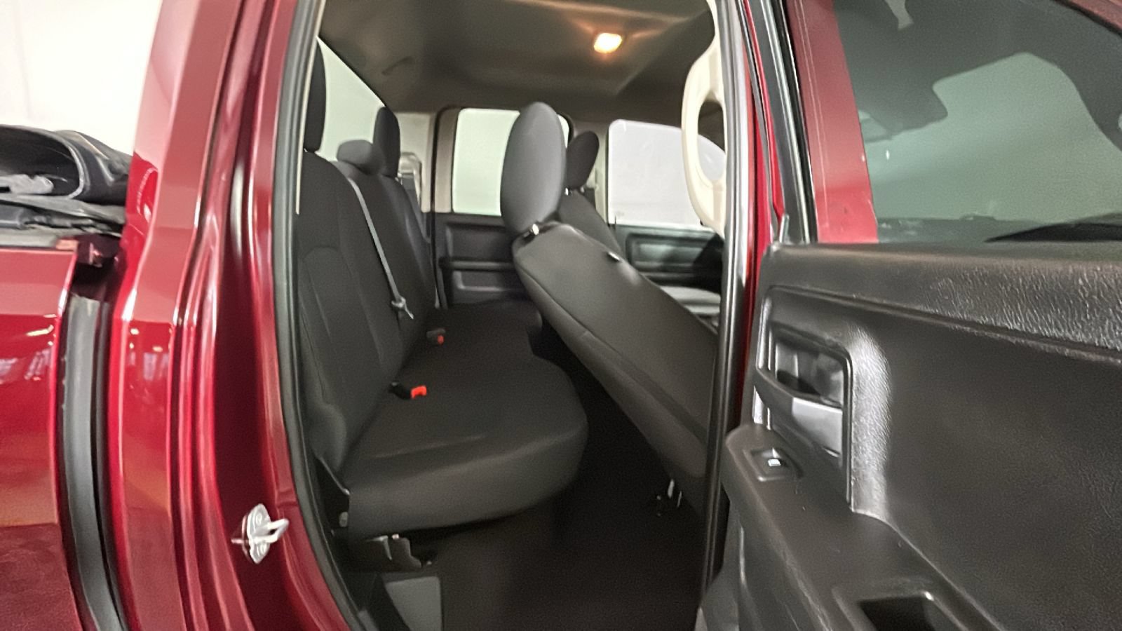 Used 2019 RAM 1500 Express w/ Wheel & Sound Group AWD/4WD image 33
