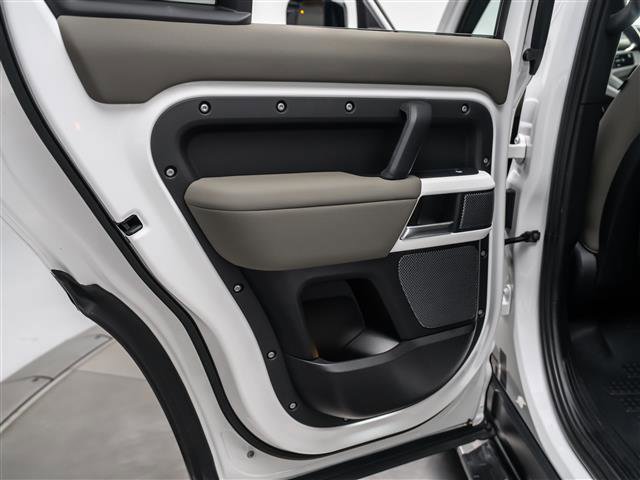 Used 2022 Land Rover Defender 110 S image 24