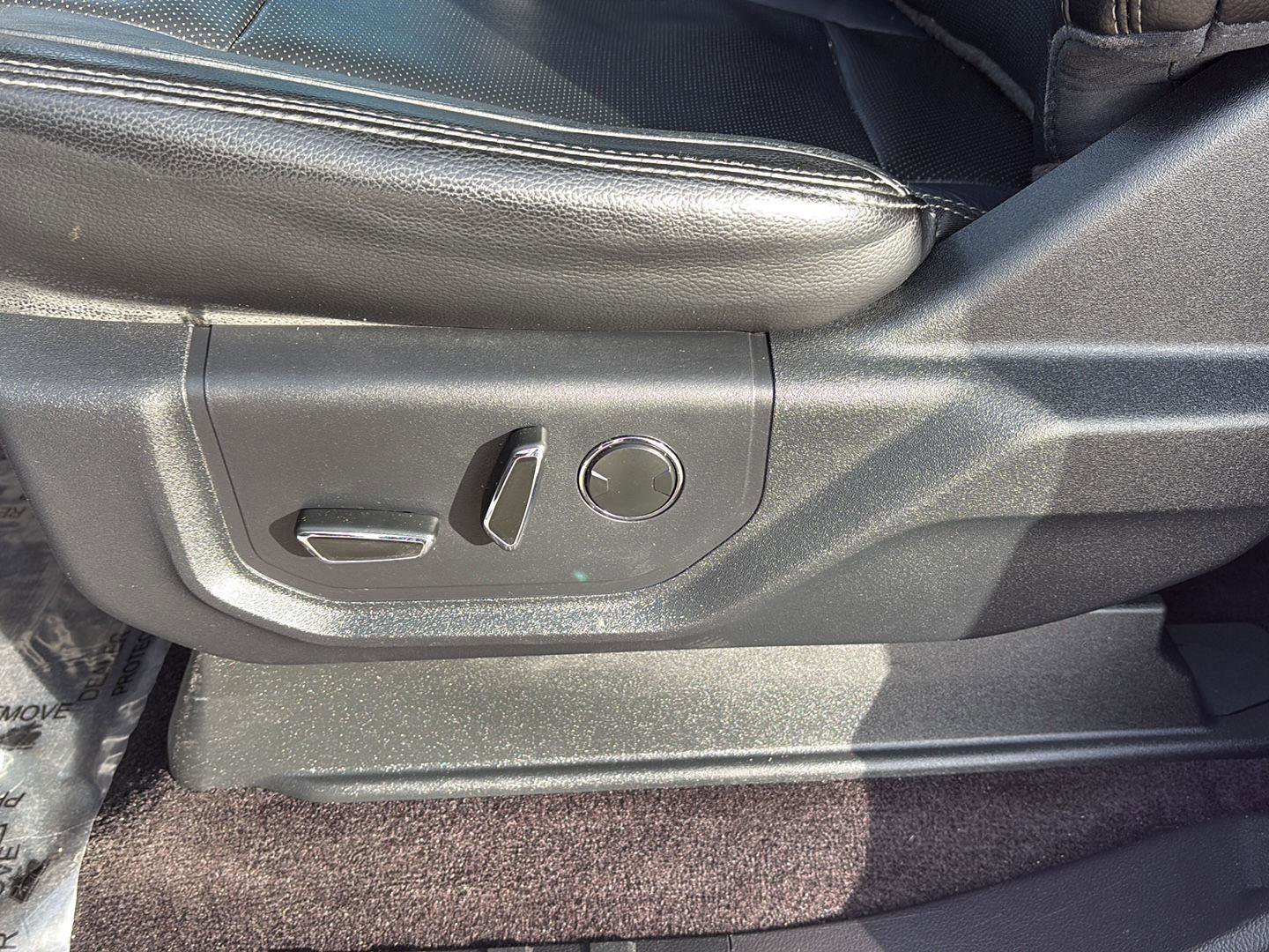 Used 2016 Ford F150 Lariat w/ Equipment Group 502A Luxury image 10