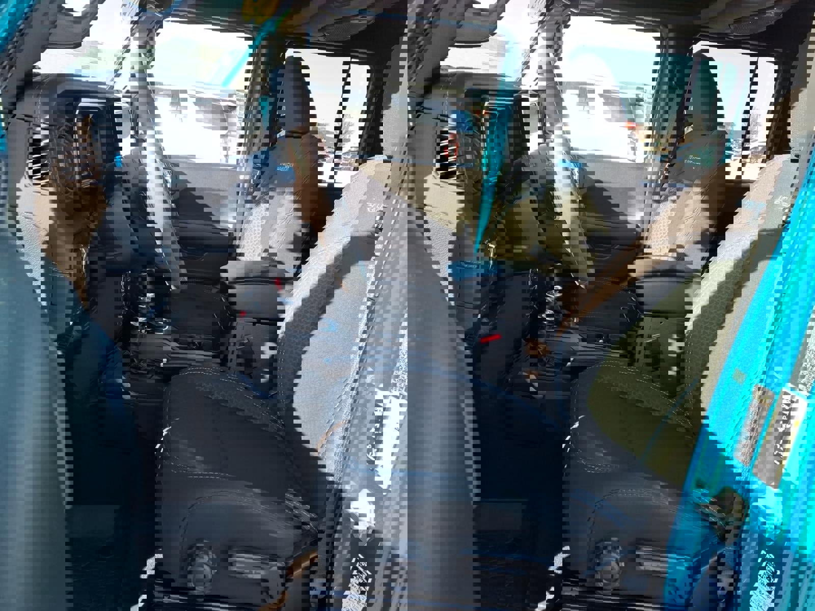 Used 2024 Jeep Wrangler Unlimited Rubicon 4xe w/ Convenience Group image 18