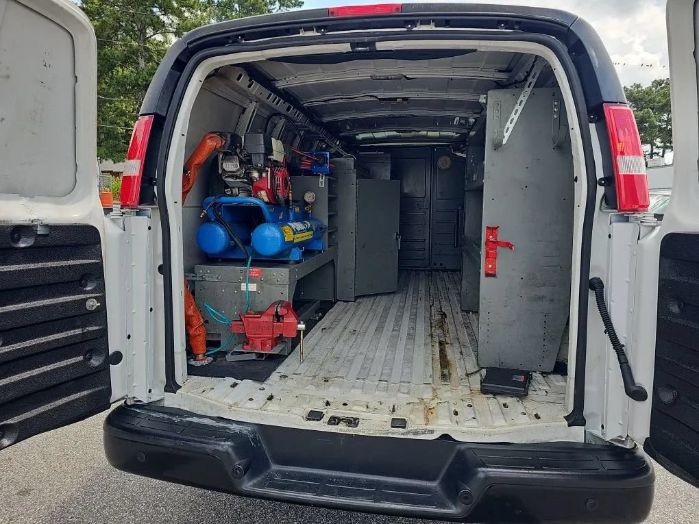 Used 2017 Chevrolet Express 3500 Extended RWD image 17