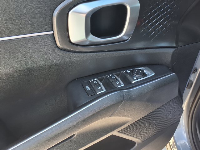 Used 2022 Kia Sorento S FWD image 29