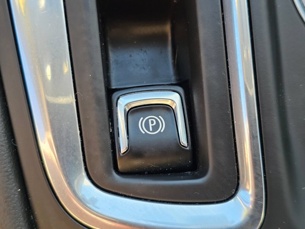 Used 2018 Chevrolet Equinox Premier AWD/4WD image 27
