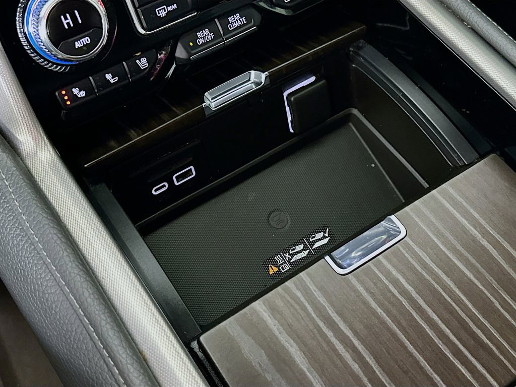 Used 2021 GMC Yukon XL Denali w/ Denali Premium Package image 34