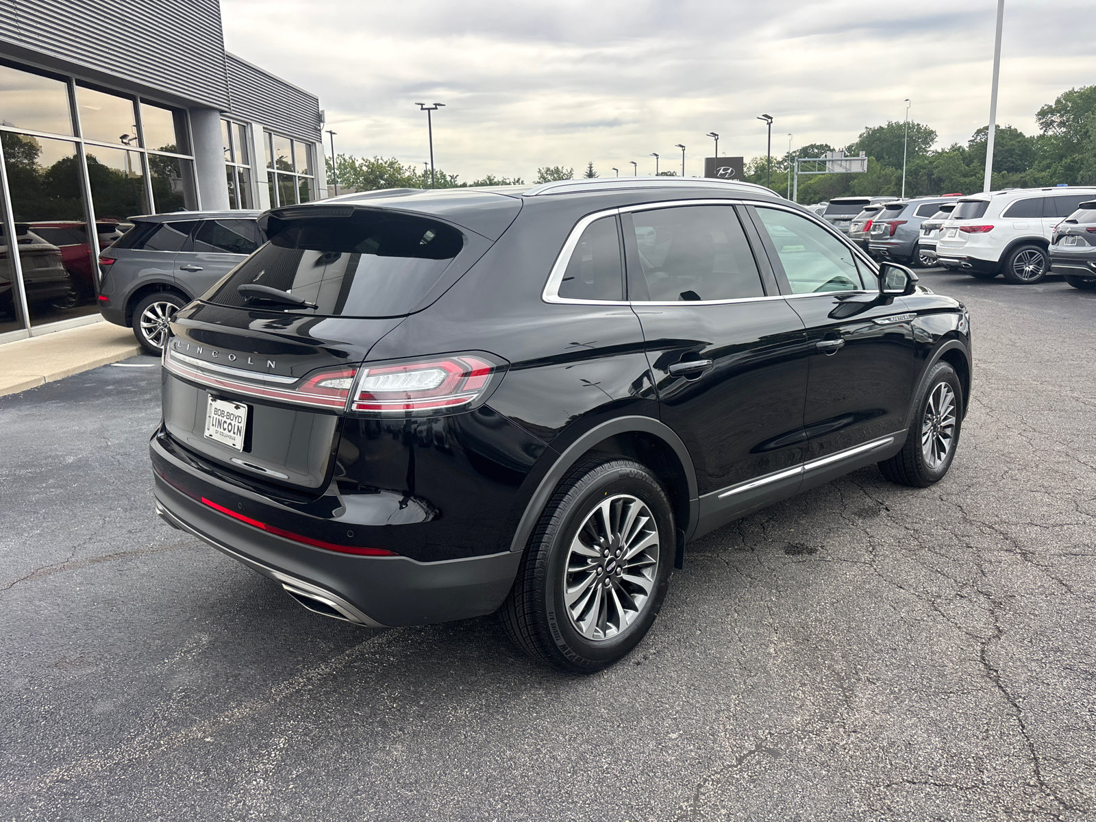 Certified 2023 Lincoln Nautilus AWD w/ Premium Package image 7