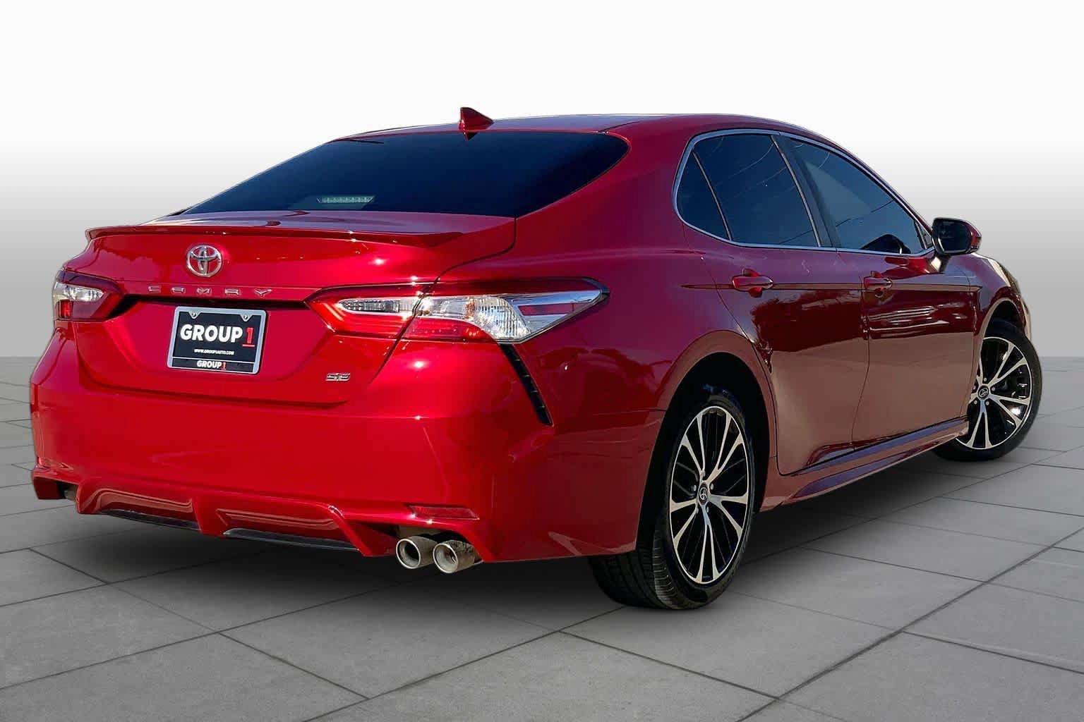 Used 2020 Toyota Camry SE FWD image 13