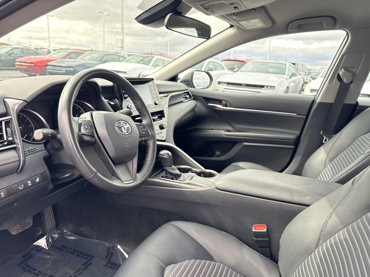 Used 2024 Toyota Camry SE image 11