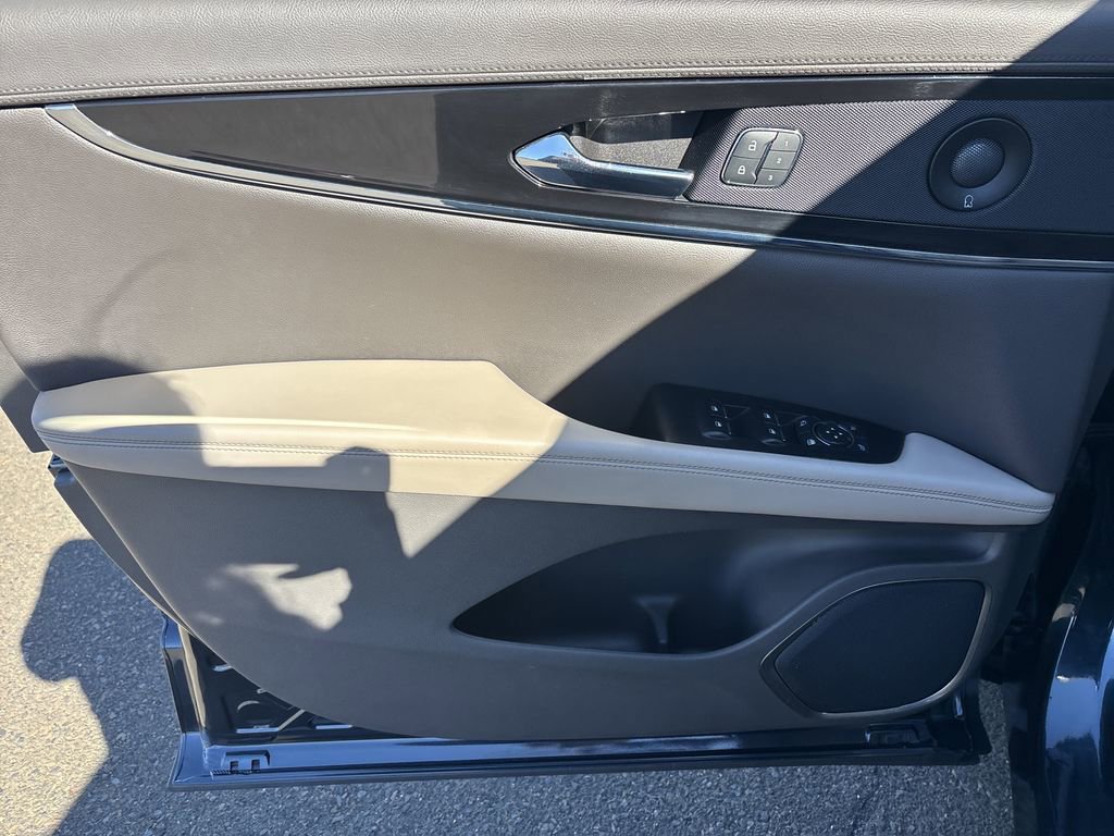 Certified 2022 Lincoln Nautilus Reserve w/ Luxury Package image 10