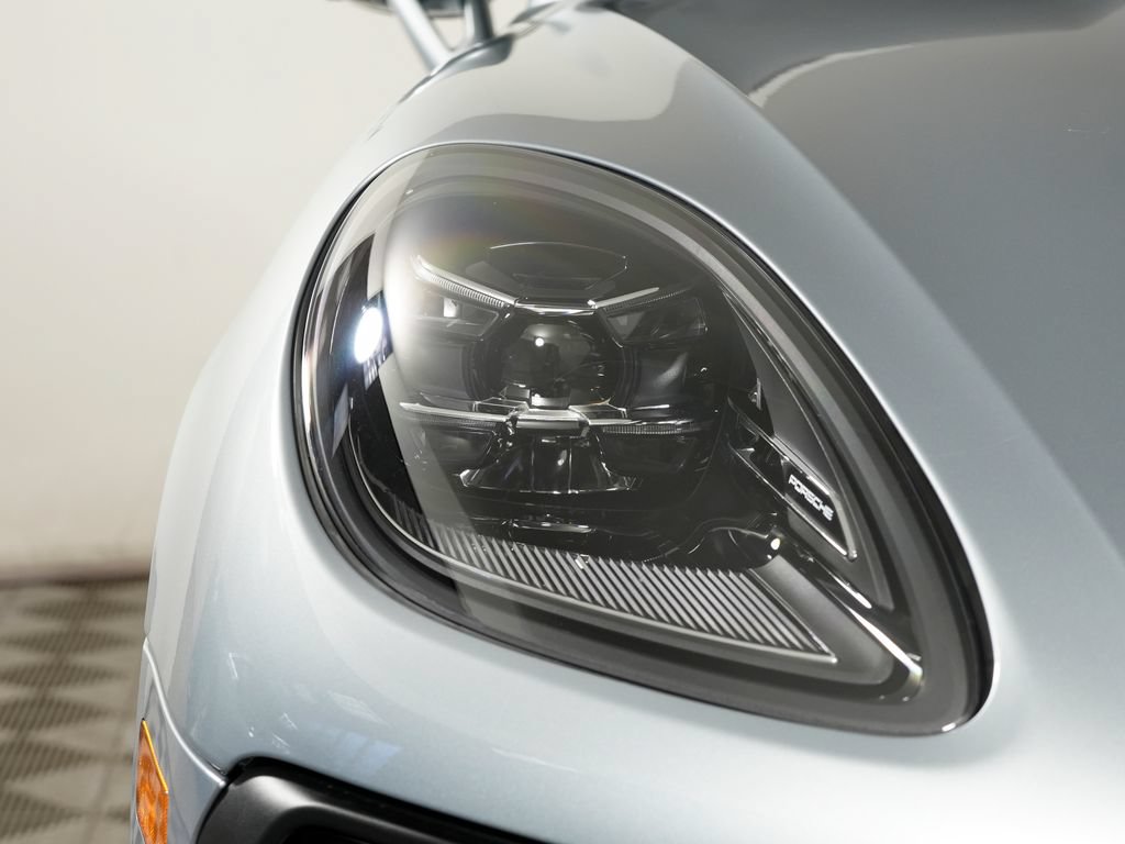 New 2026 Porsche Macan AWD/4WD image 11