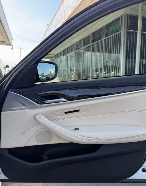 Used 2020 BMW 530i RWD image 21