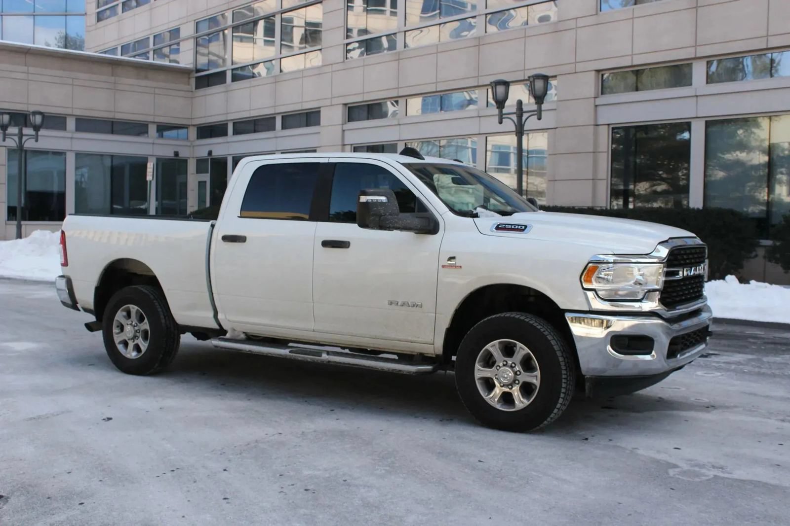 Used 2024 RAM 2500 Big Horn AWD/4WD image 2