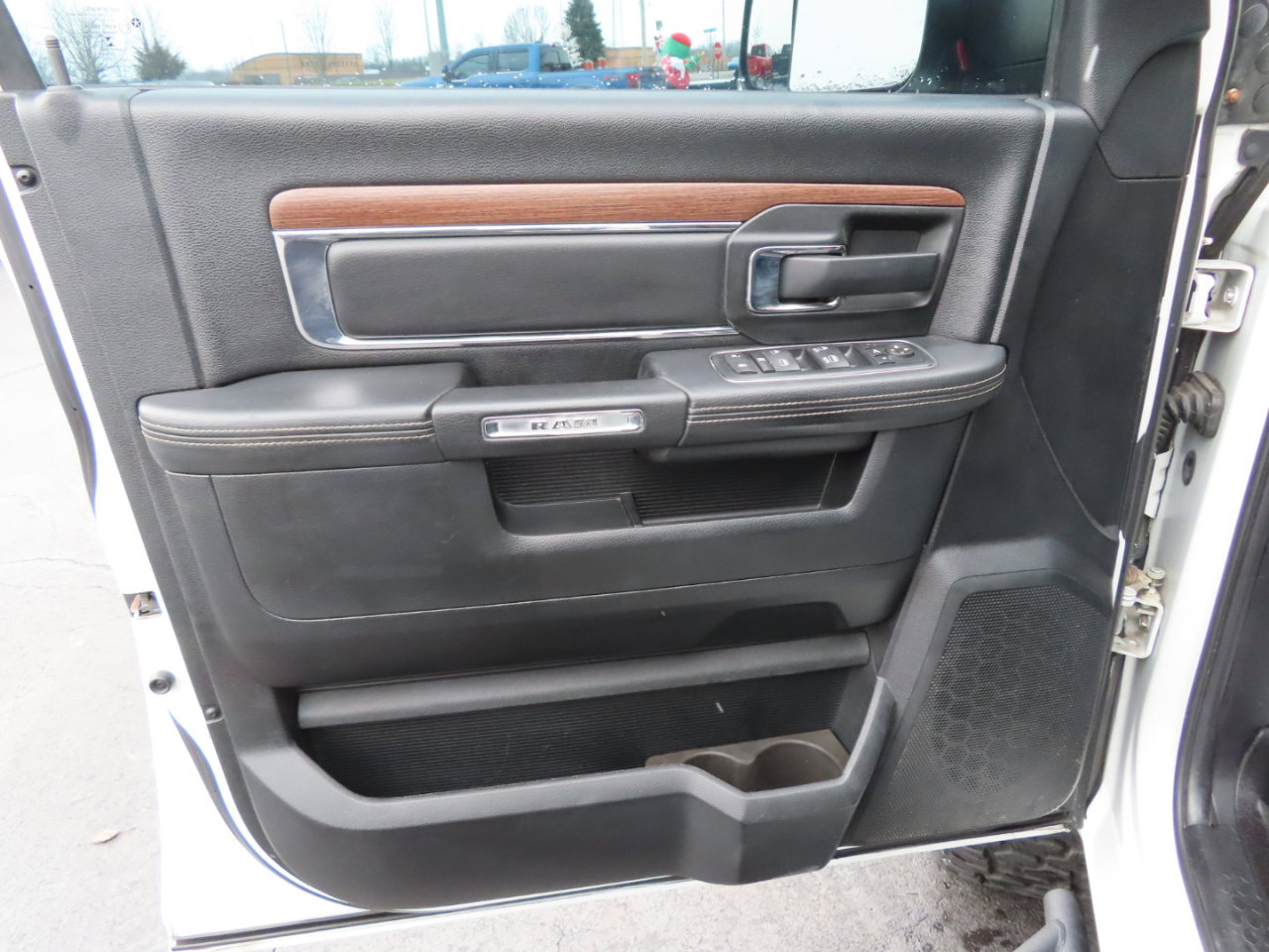 Used 2016 RAM 2500 Tradesman w/ Chrome Appearance Group image 26