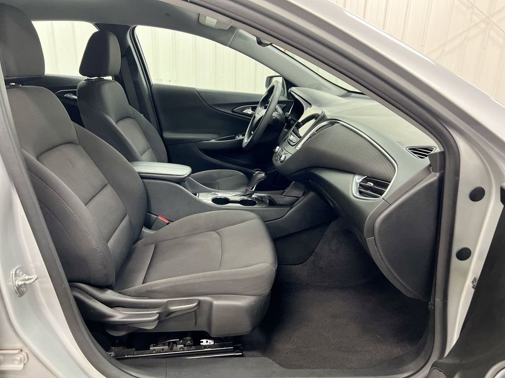 Used 2020 Chevrolet Malibu LT image 21