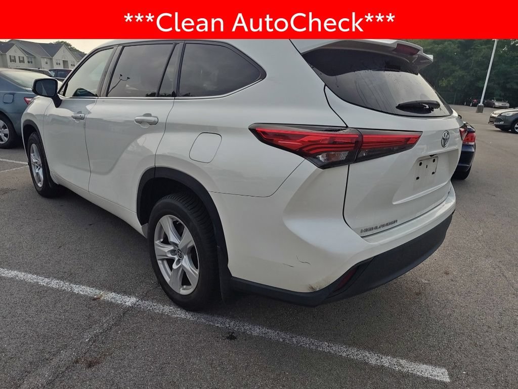 Used 2020 Toyota Highlander LE FWD image 4