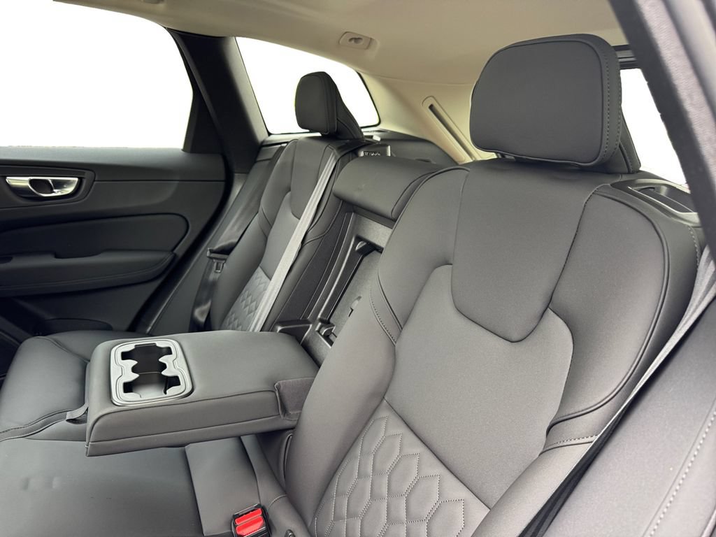New 2026 Volvo XC60 B5 Plus w/ Protection Package Premier AWD/4WD image 24