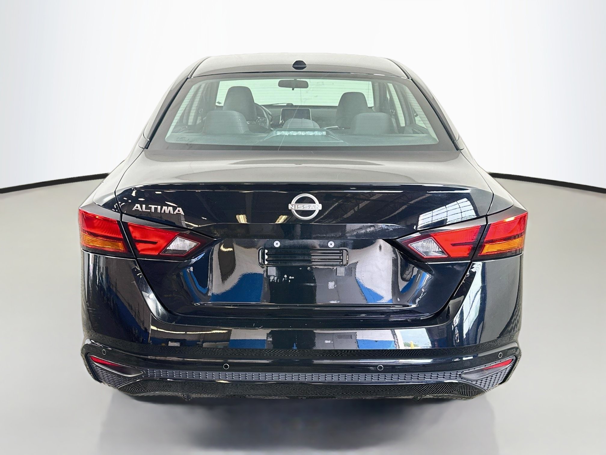 Used 2025 Nissan Altima 2.5 SV FWD image 6