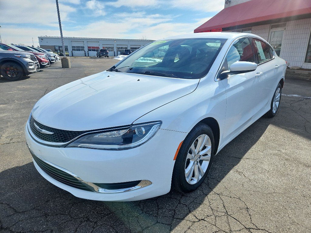 Used 2016 Chrysler 200 Limited image 8