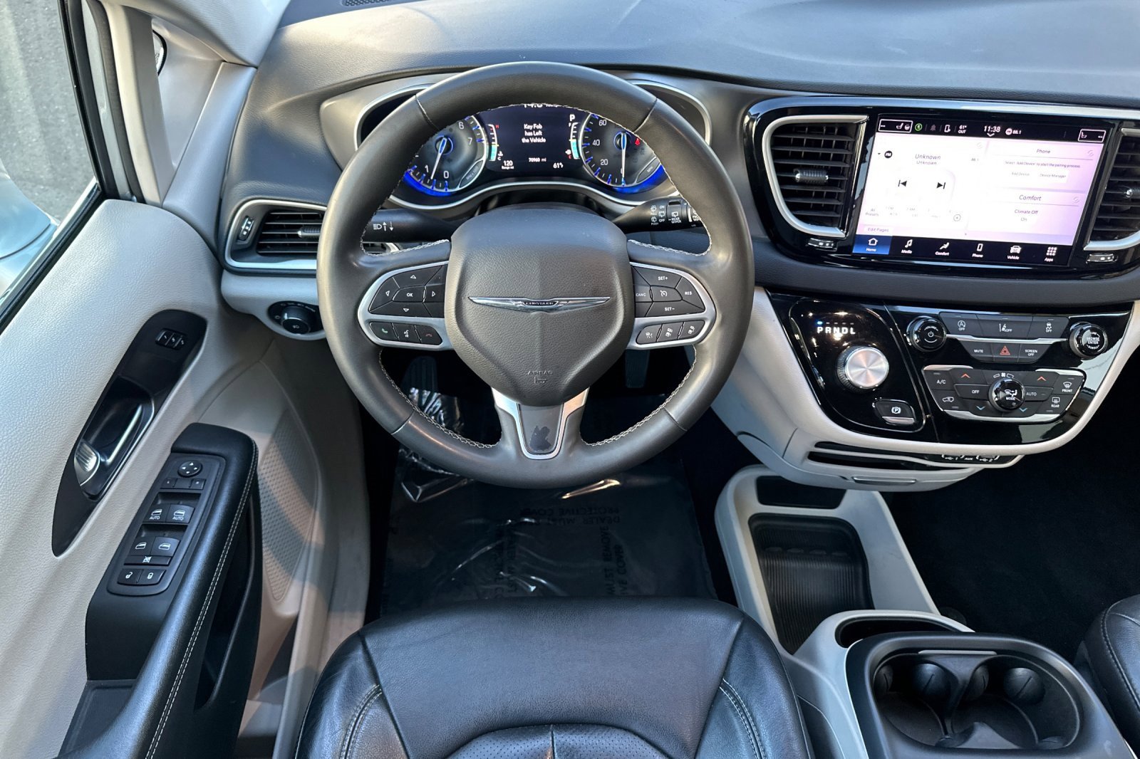 Used 2022 Chrysler Pacifica Touring-L image 15