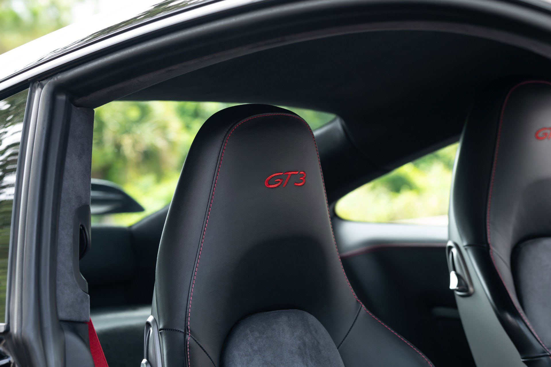 Used 2018 Porsche 911 GT3 RWD image 8