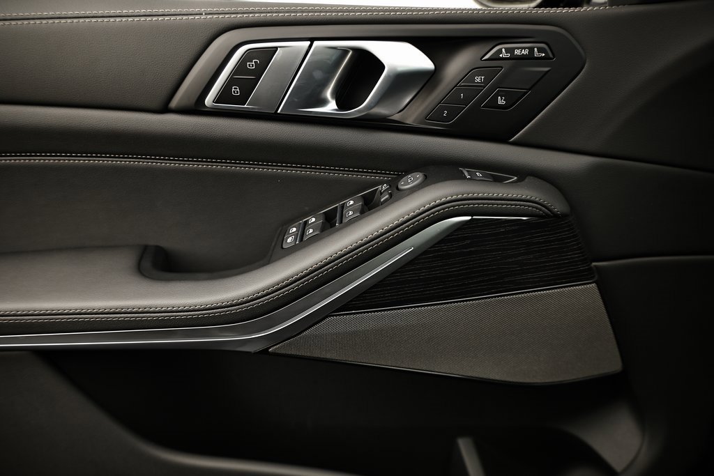 New 2026 BMW X7 xDrive40i w/ M Sport Package image 14