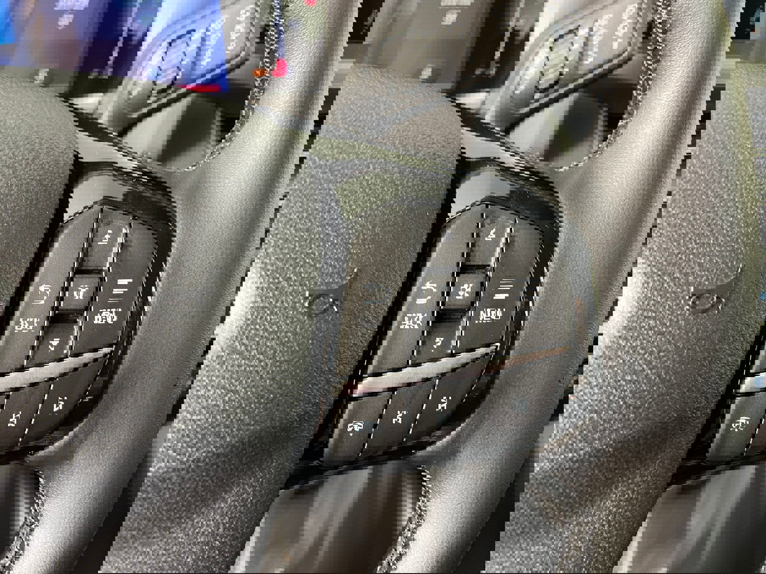 New 2025 Ford Escape SE w/ Class II Trailer Tow Package image 9