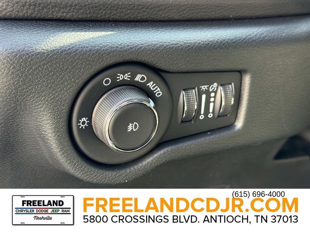 New 2026 Chrysler Pacifica Select image 22