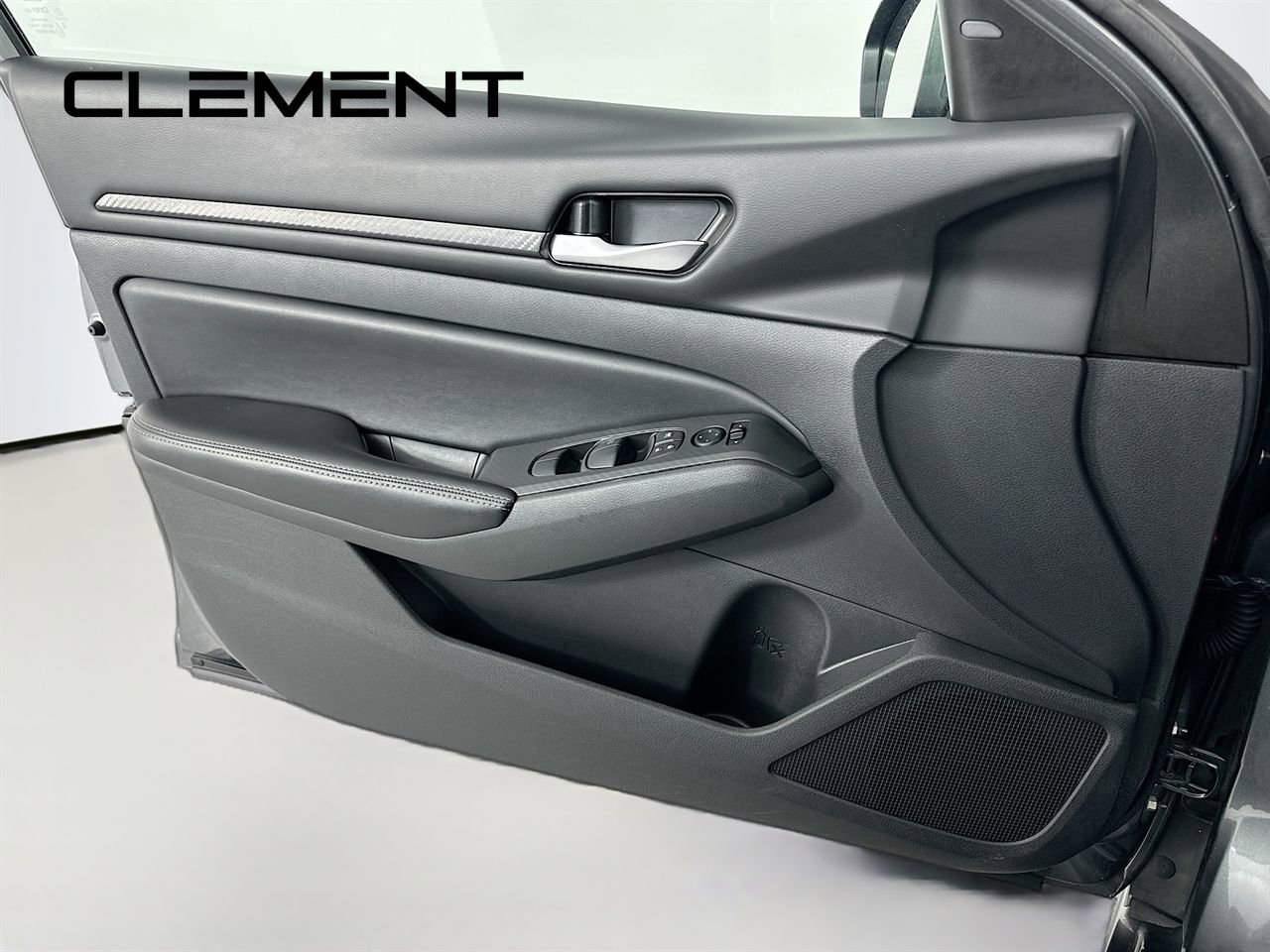 Used 2024 Nissan Altima 2.5 SV image 26