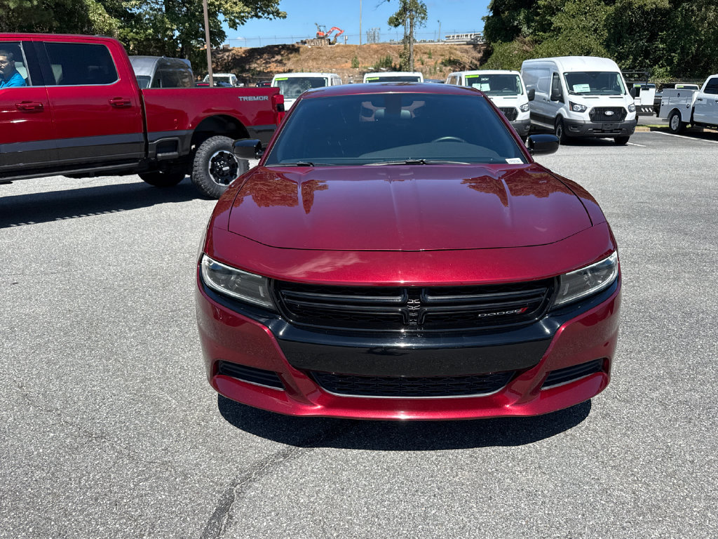 Used 2022 Dodge Charger SXT w/ Blacktop Package RWD image 2