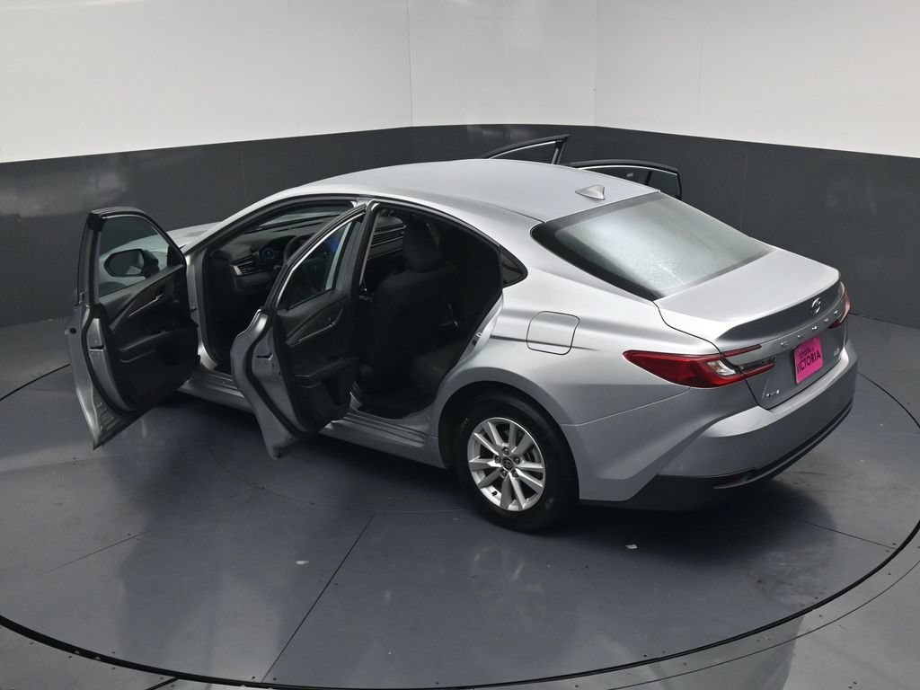 Used 2025 Toyota Camry LE FWD image 20