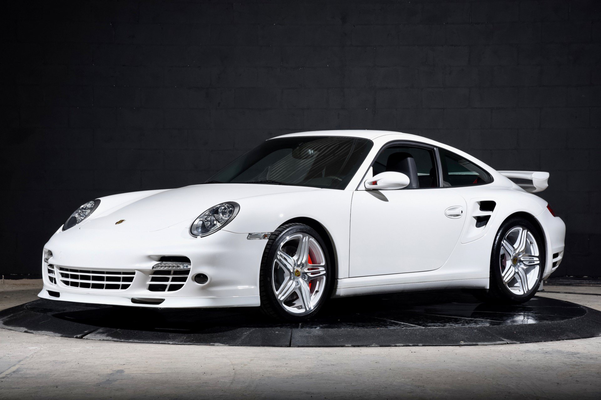 Used 2009 Porsche 911 Turbo AWD/4WD image 2