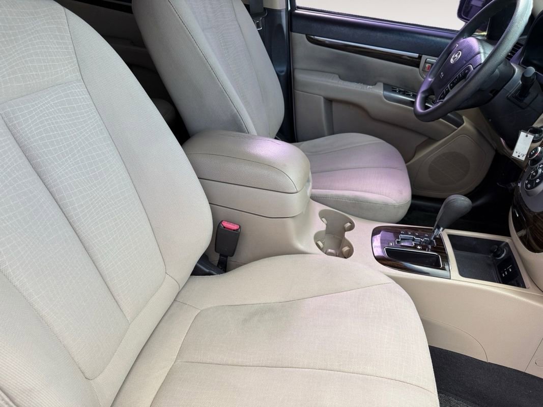 Used 2011 Hyundai Santa Fe GLS image 17