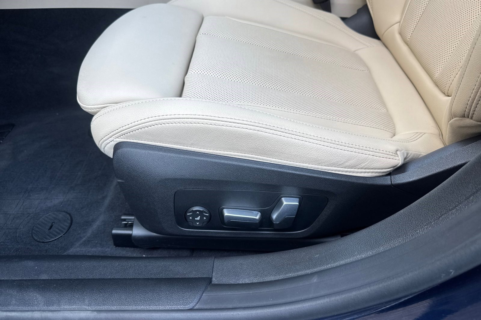 Certified 2023 BMW i4 eDrive35 RWD image 14