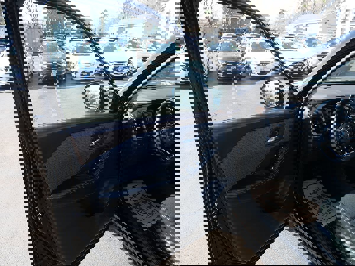 Used 2021 Nissan Rogue SV image 15