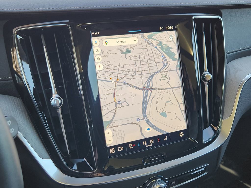 Used 2025 Volvo V60 B5 Cross Country Ultra image 7