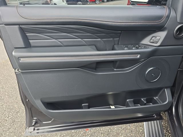 Used 2024 Ford Expedition Max Platinum image 27