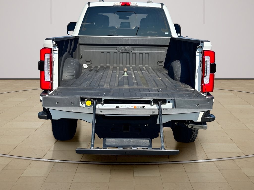 Used 2024 Ford F350 Platinum w/ FX4 Off-Road Package AWD/4WD image 39