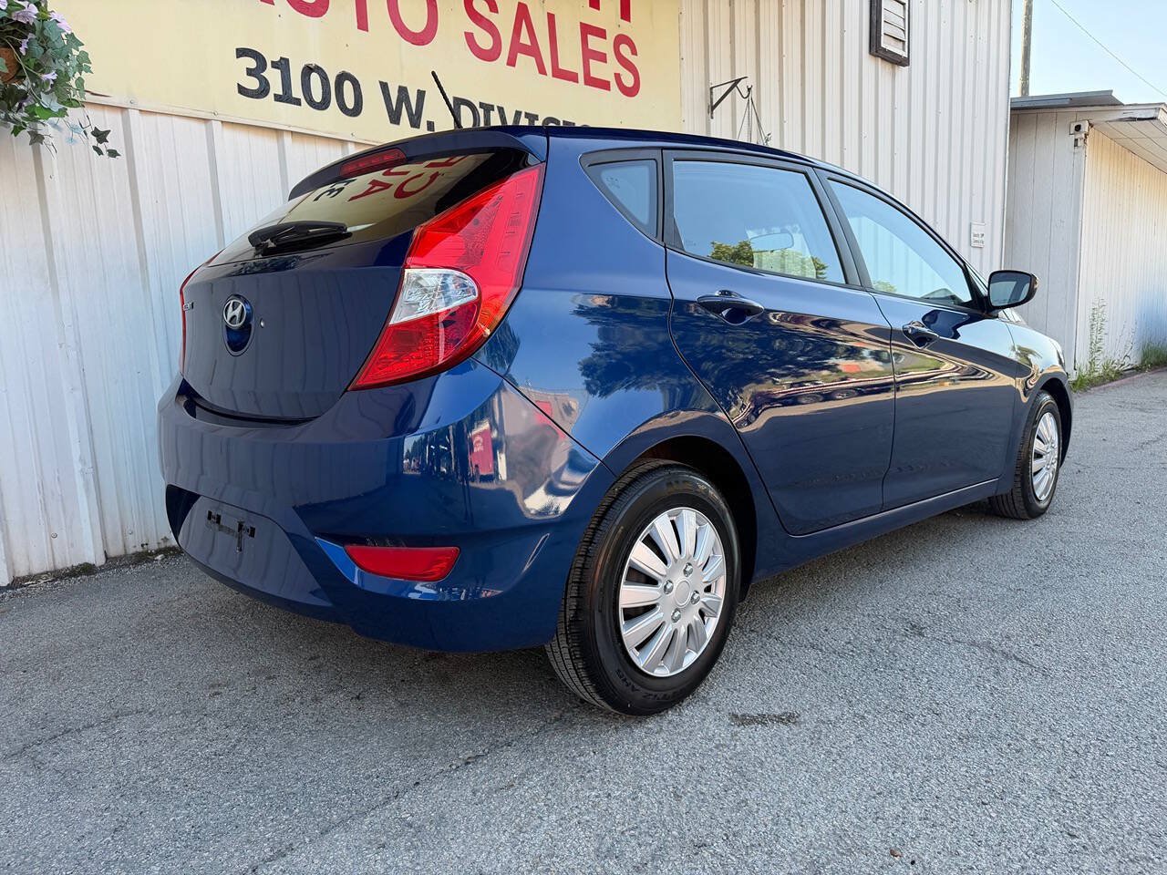 Used 2015 Hyundai Accent GS FWD image 4