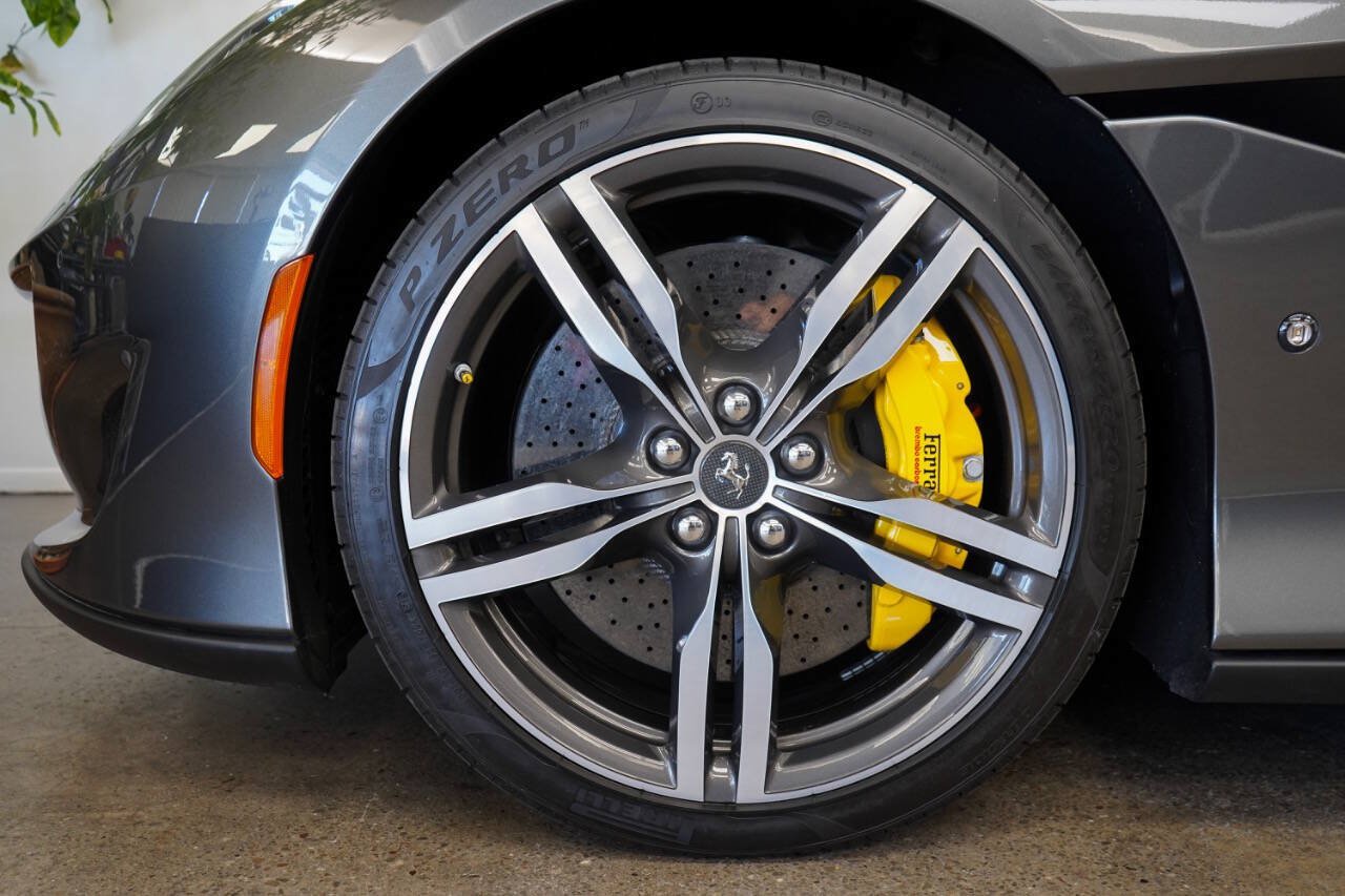 Used 2019 Ferrari Portofino RWD image 15