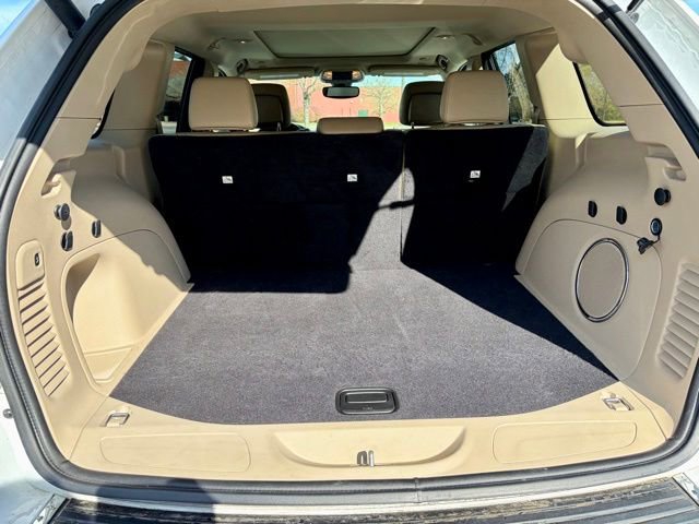 Used 2021 Jeep Grand Cherokee Limited w/ Sun & Sound Group image 17