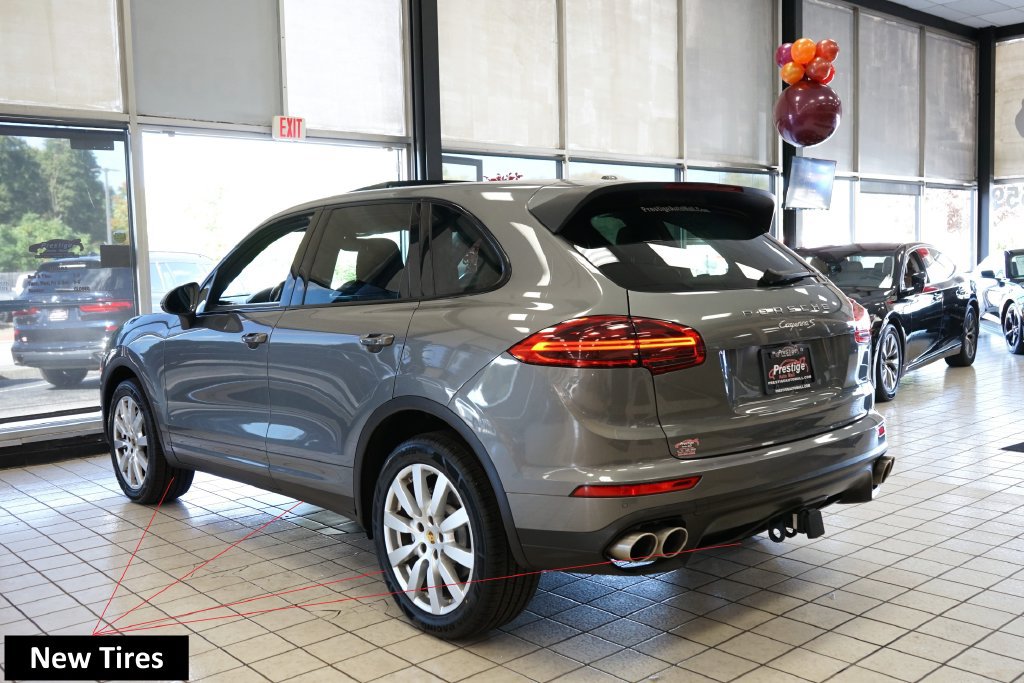 Used 2017 Porsche Cayenne S AWD/4WD image 4