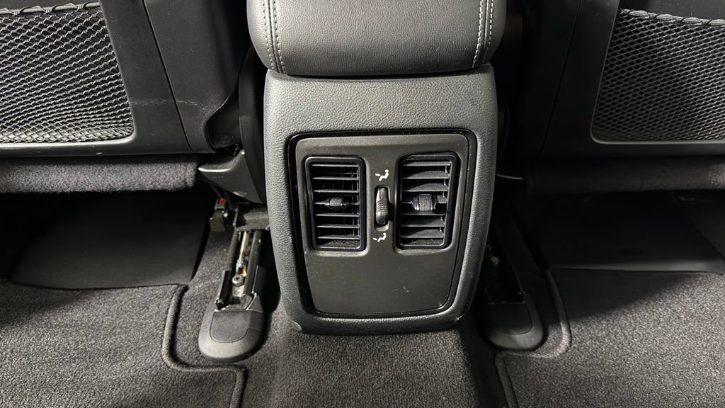 Used 2024 Dodge Durango SXT w/ SXT Blacktop Group AWD/4WD image 29