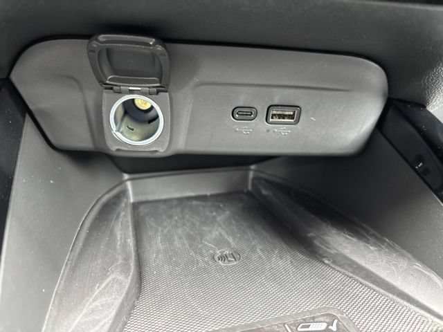 Used 2025 Chevrolet Trax LT w/ Sunroof Package FWD image 25