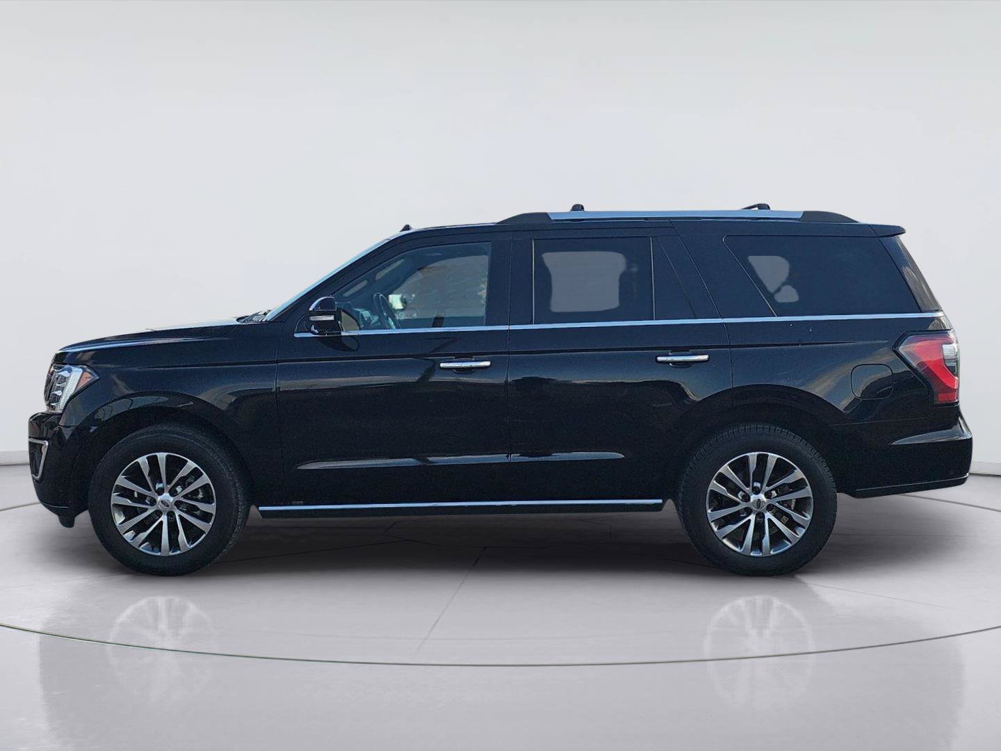 Used 2018 Ford Expedition Limited w/ Equipment Group 301A AWD/4WD image 2