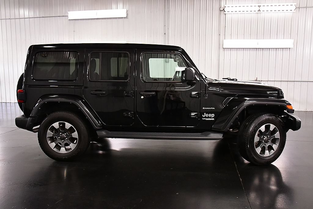 Used 2022 Jeep Wrangler Unlimited Sahara w/ LED Lighting Group AWD/4WD image 8