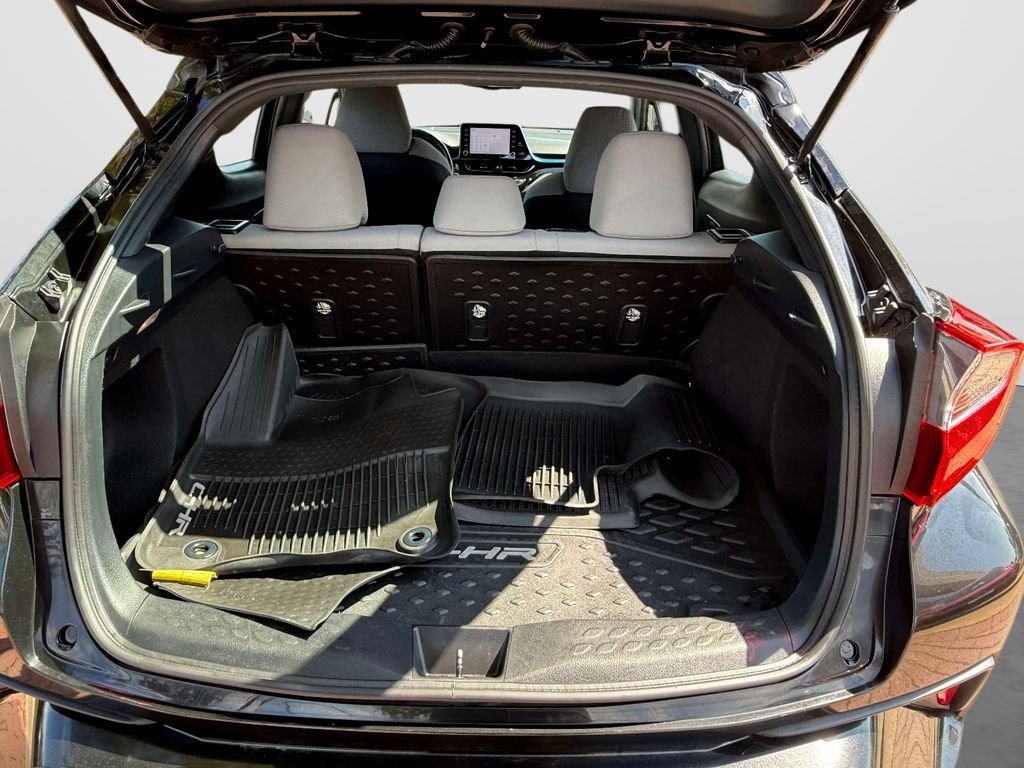 Used 2019 Toyota C-HR XLE FWD image 8