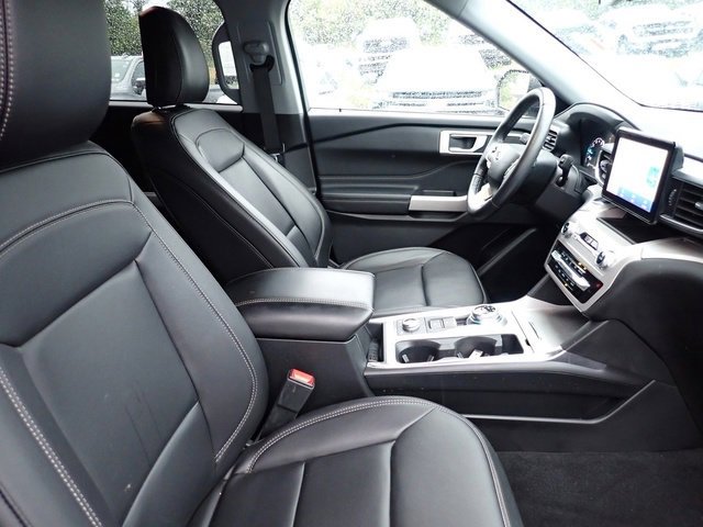 Certified 2023 Ford Explorer XLT w/ Equipment Group 202A image 10