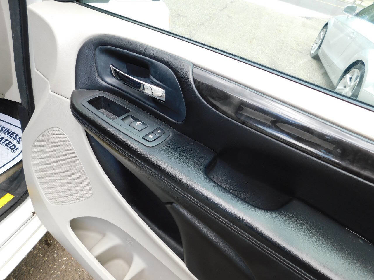 Used 2013 Dodge Grand Caravan SE image 16