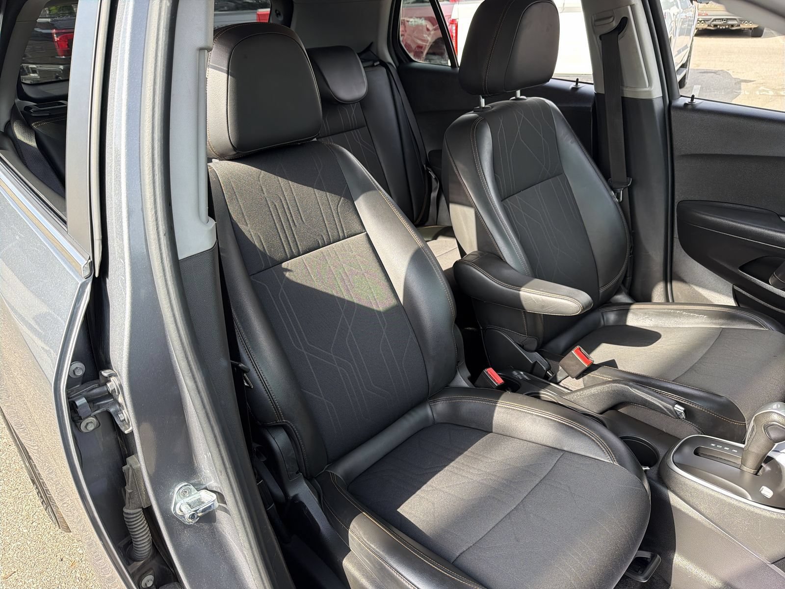 Used 2019 Chevrolet Trax LT w/ LT Convenience Package AWD/4WD image 25