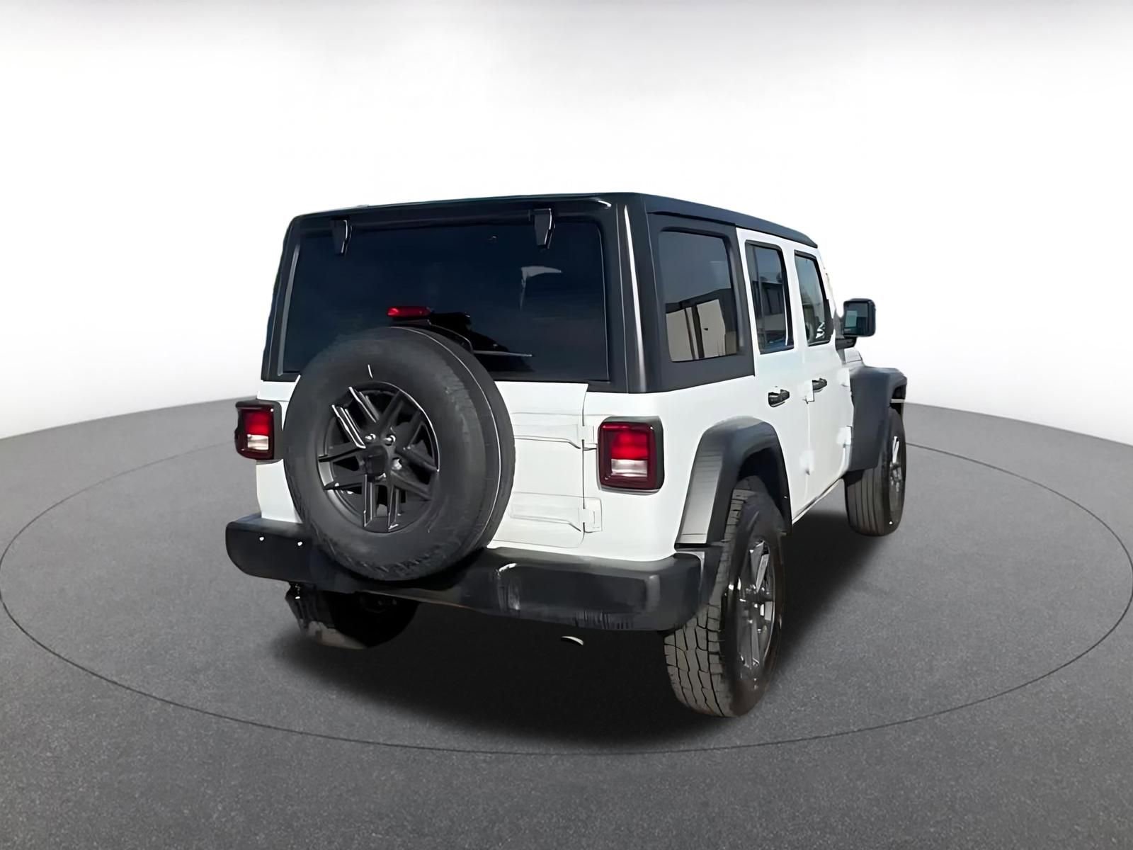 Used 2025 Jeep Wrangler Sport S image 12