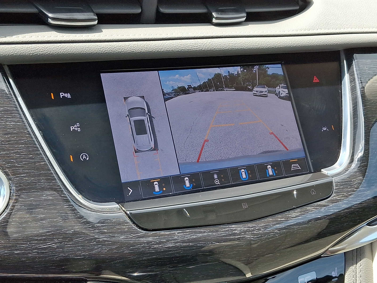 Used 2020 Cadillac XT6 Premium Luxury AWD/4WD image 32